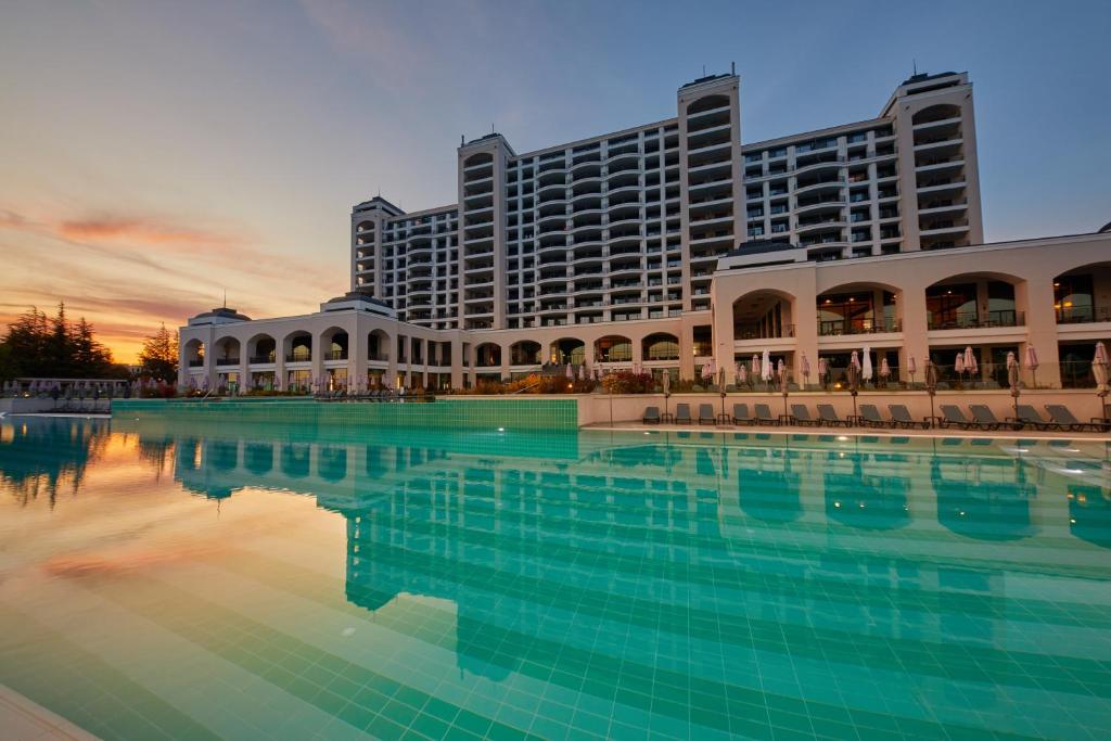 Secrets Sunny Beach Resort and Spa