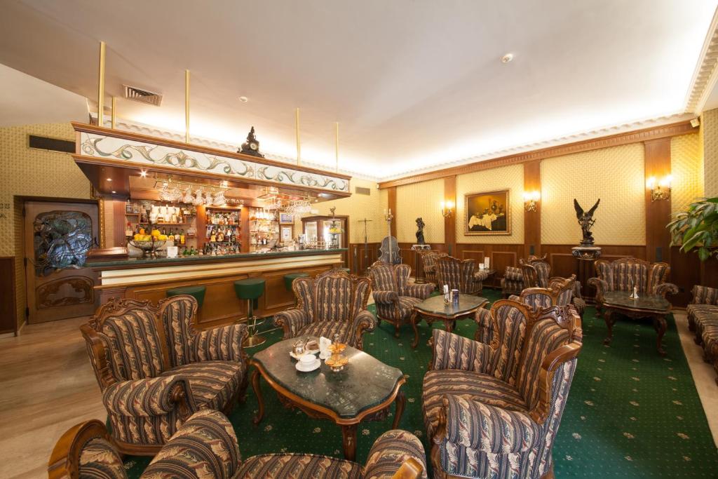מלון Grand Hotel London